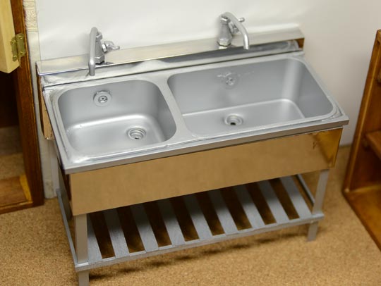 1006-sink.jpg 540406 29K